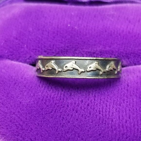 Vintage Sterling Silver Leaping Dolphin Band, Size 8 1/2 Ring, Mexico, Estate - Picture 1 of 8